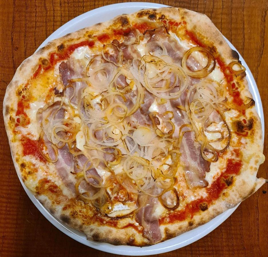 ホテル Ristorante Della Stazione Tegna エクステリア 写真