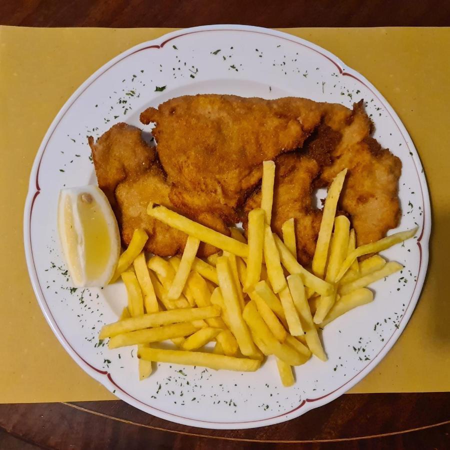 ホテル Ristorante Della Stazione Tegna エクステリア 写真