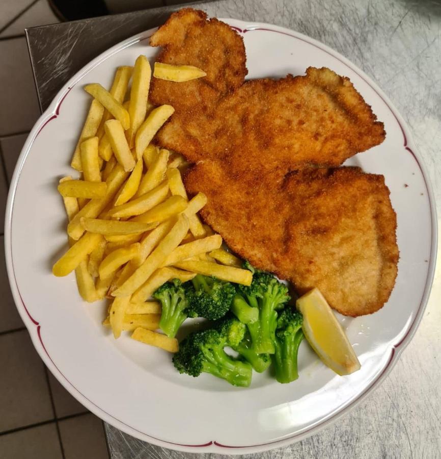 ホテル Ristorante Della Stazione Tegna エクステリア 写真