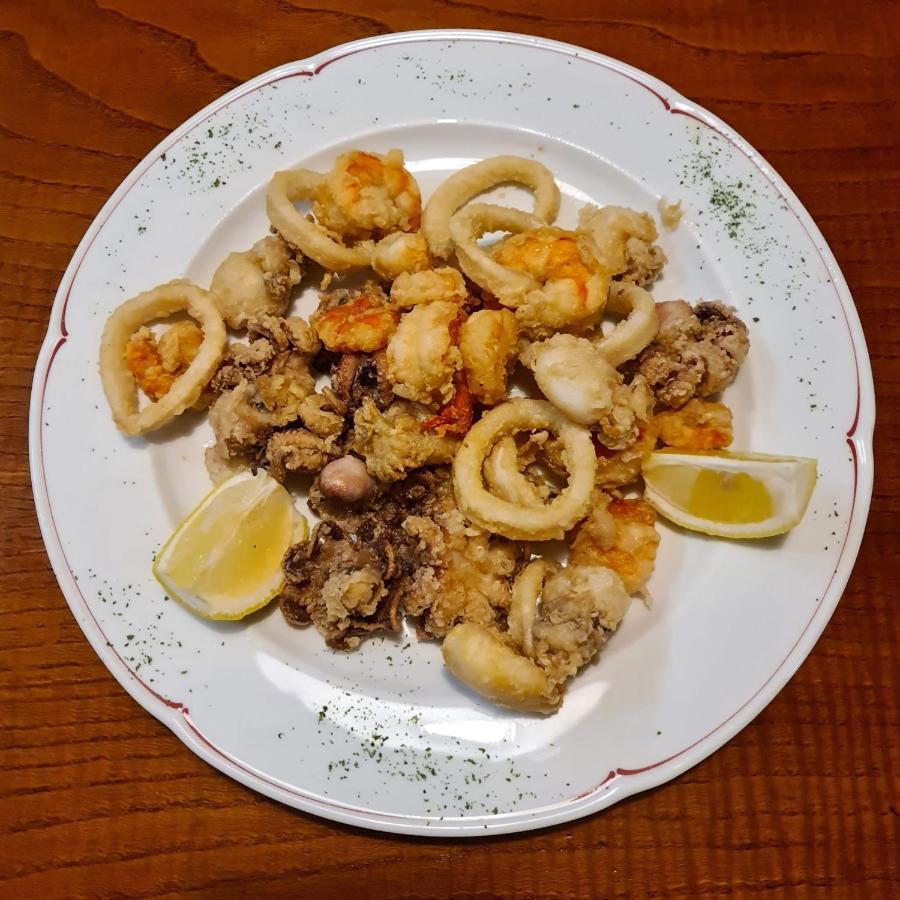 ホテル Ristorante Della Stazione Tegna エクステリア 写真