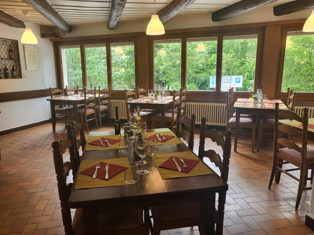 ホテル Ristorante Della Stazione Tegna エクステリア 写真