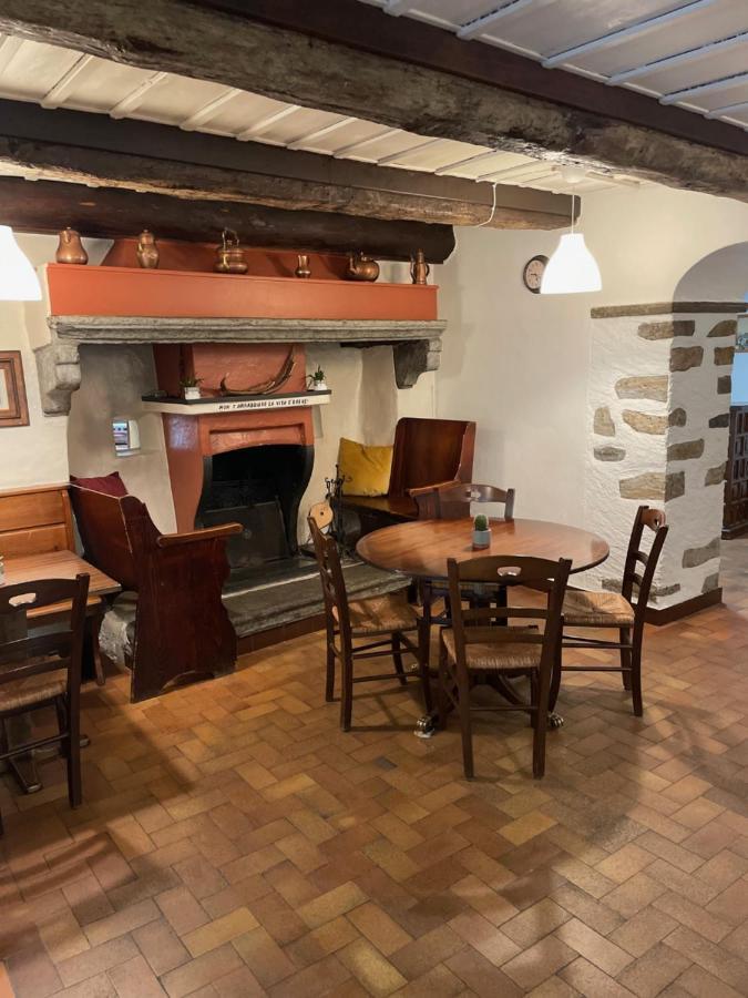 ホテル Ristorante Della Stazione Tegna エクステリア 写真
