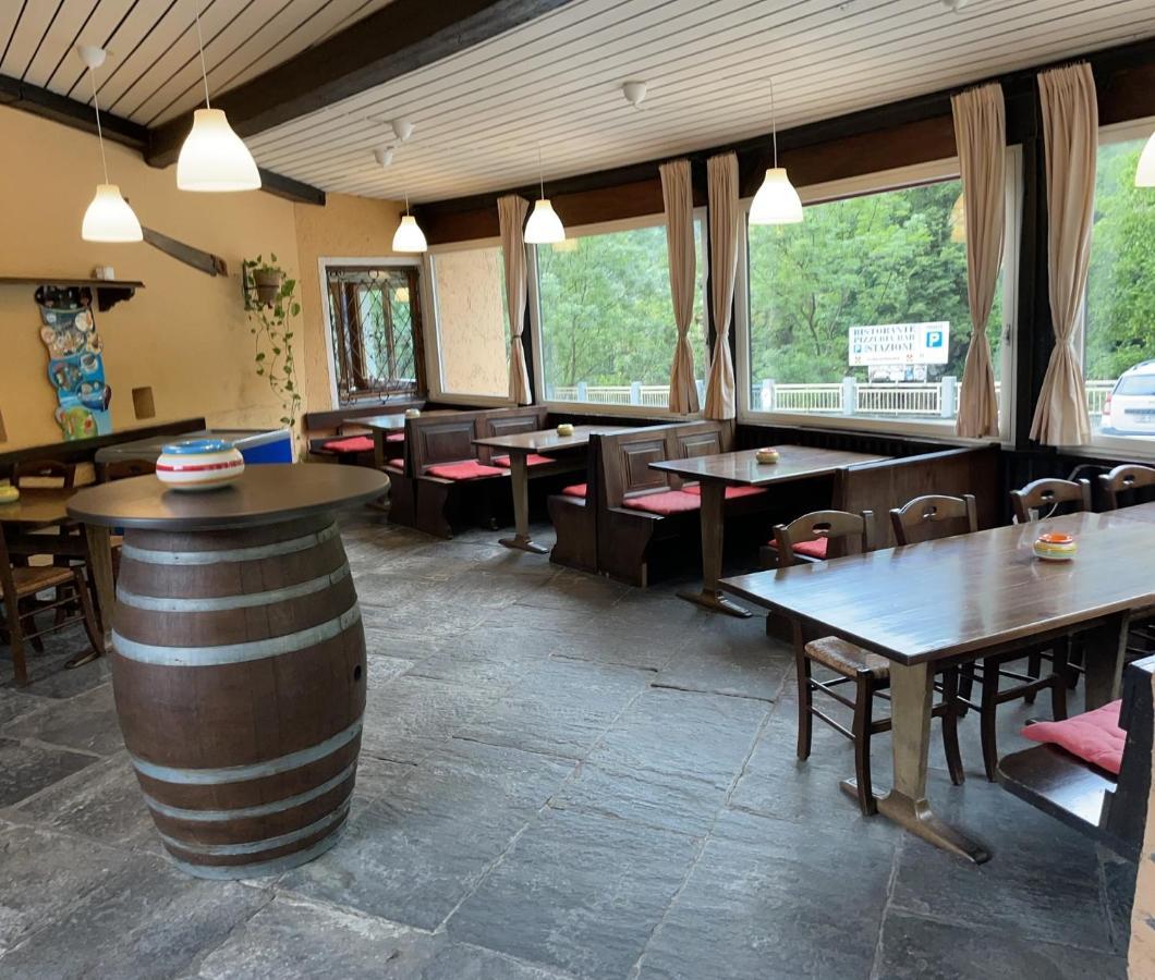 ホテル Ristorante Della Stazione Tegna エクステリア 写真