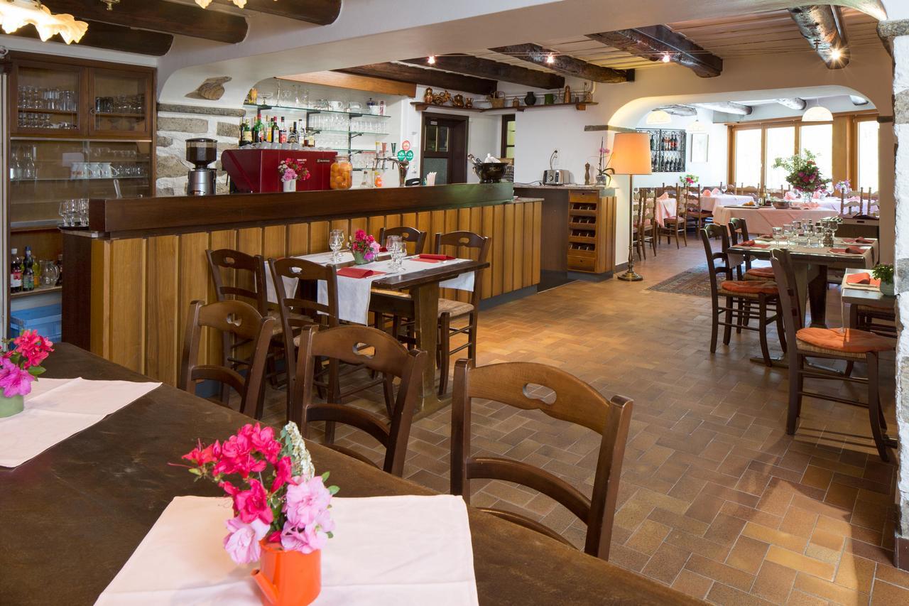 ホテル Ristorante Della Stazione Tegna エクステリア 写真